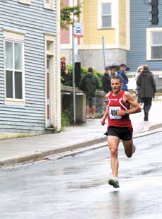 Colin Fewer on his way to winning the 2009 Tely 10 Mile Road Race in St. John's, N.L.