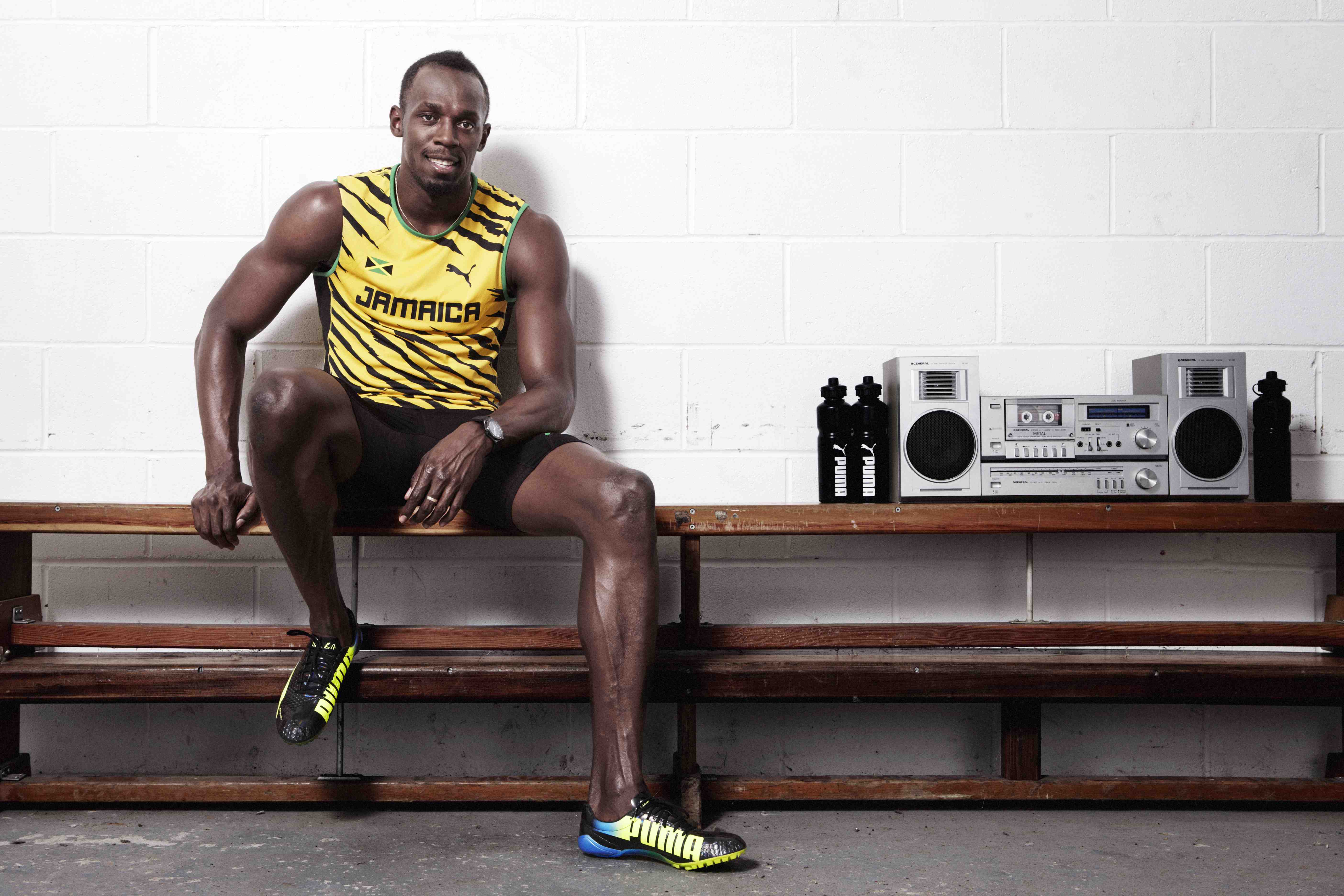 VIDEO: Usain Bolt works Russian skills in prep for Moscow - Canadian Running Magazine