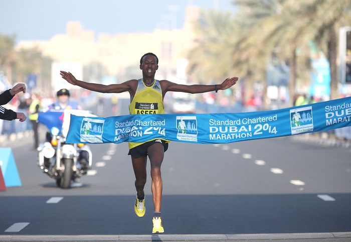 Tsegaye Mekonnen winning the 2014 Dubai Marathon.