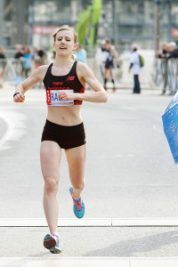 Rachel Hannah winning the 2014 Yonge Street 10K.