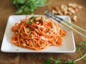 raw_carrot_pasta_with_ginger_lime_peanut_sauce_hero