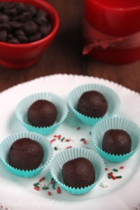 dark-chocolate-peppermint-truffles_4536