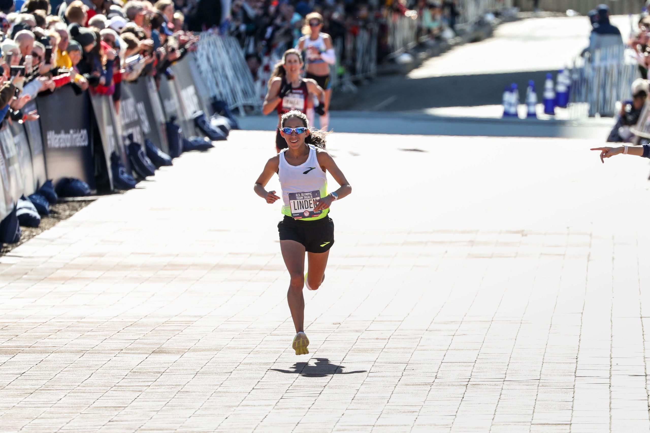 Des Linden announces plans to race Boston Marathon in October