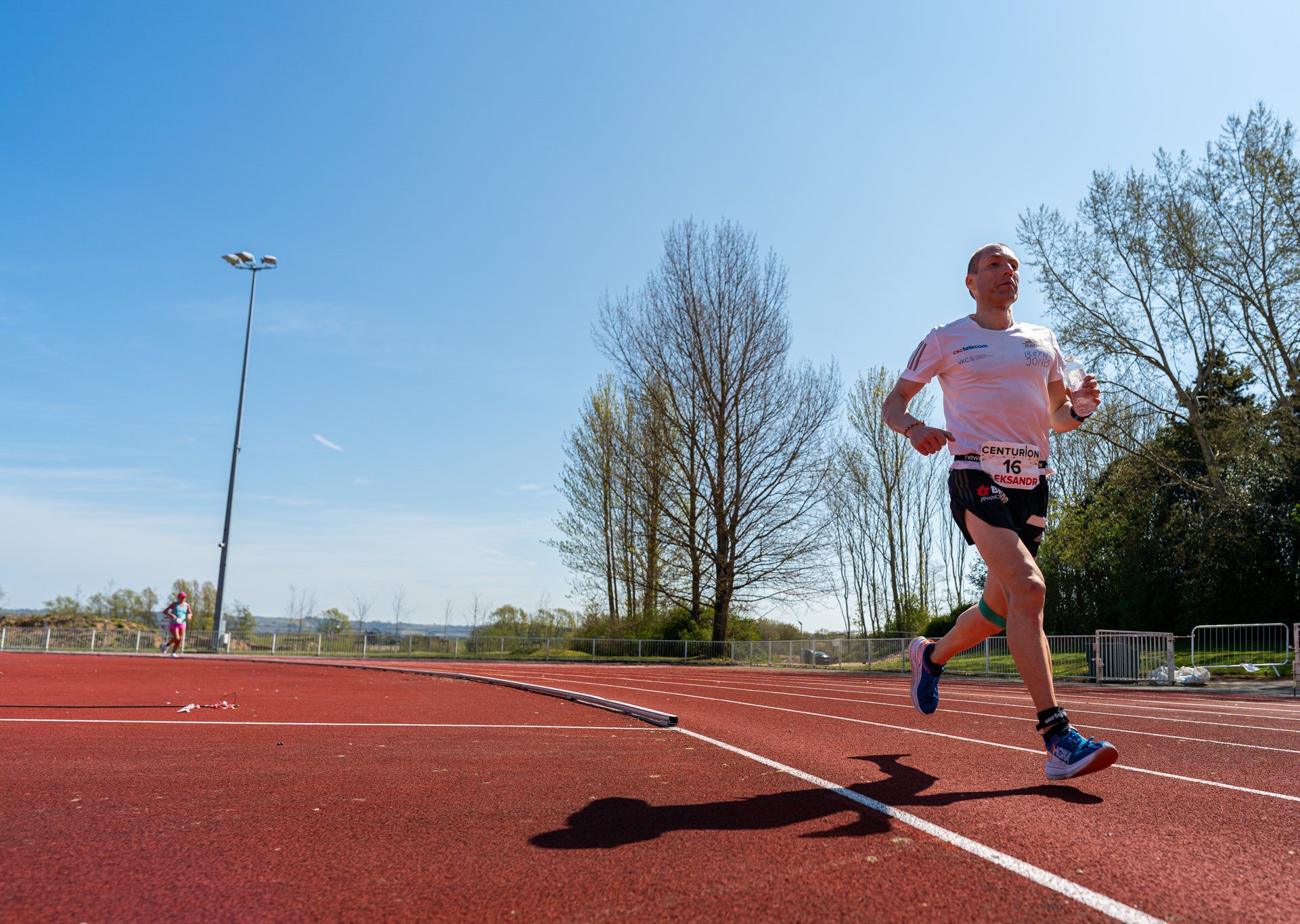 Lithuanian ultrarunner breaks 100-mile, 12-hour world records at UK ...