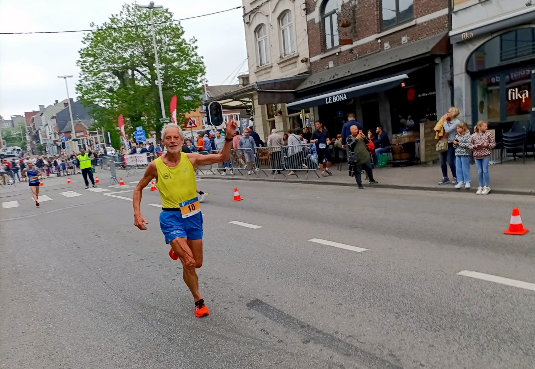 Dutch runner breaks Ed Whitlock's M70 marathon world record - Canadian Running Magazine