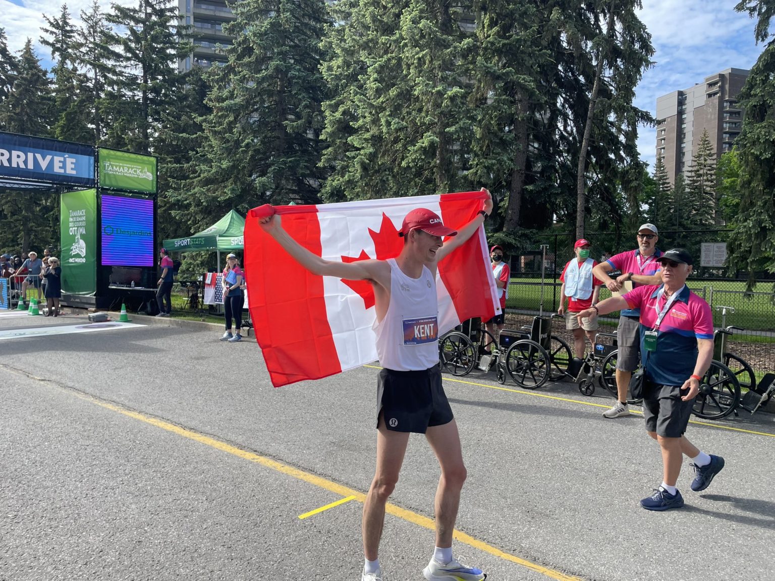 Andualem Shiferaw breaks course record to win the Ottawa Marathon