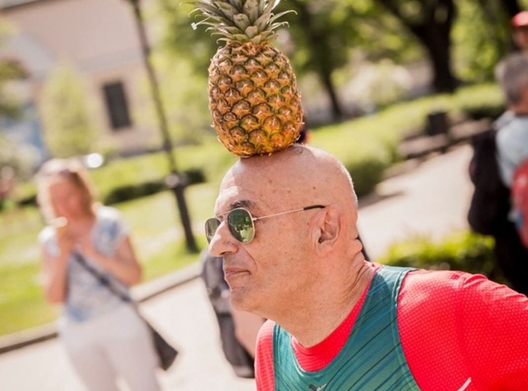 Israeli man runs Berlin Marathon with pineapple on his head - Canadian Running Magazine