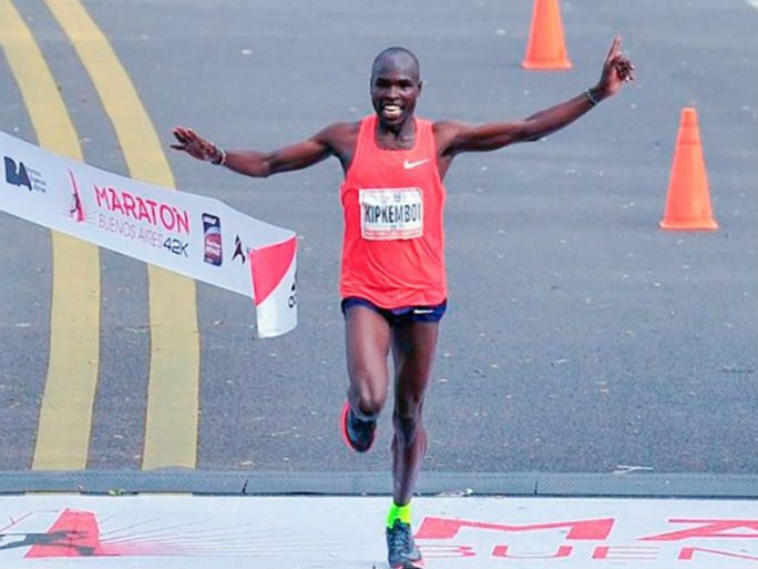 Emmanuel Saina Kipkemboi winning marathon