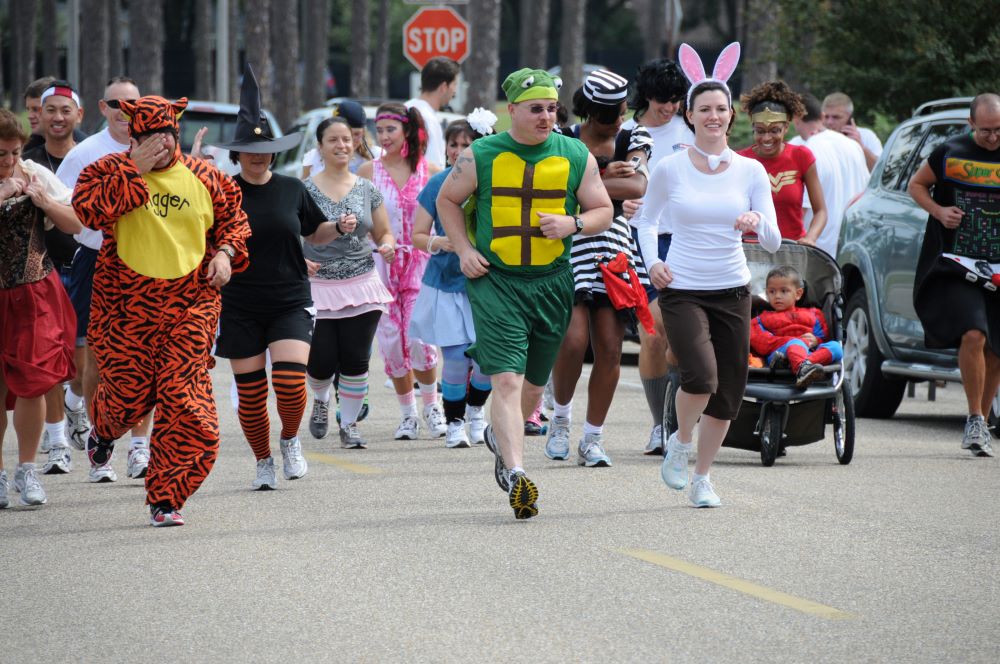 6 last-minute funny Halloween costumes for runners - Canadian Running  Magazine