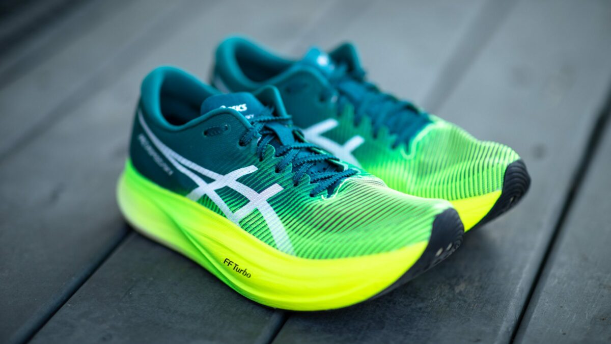 SHOE REVIEW: Asics Metaspeed Sky+ and Edge+ - Canadian Running Magazine