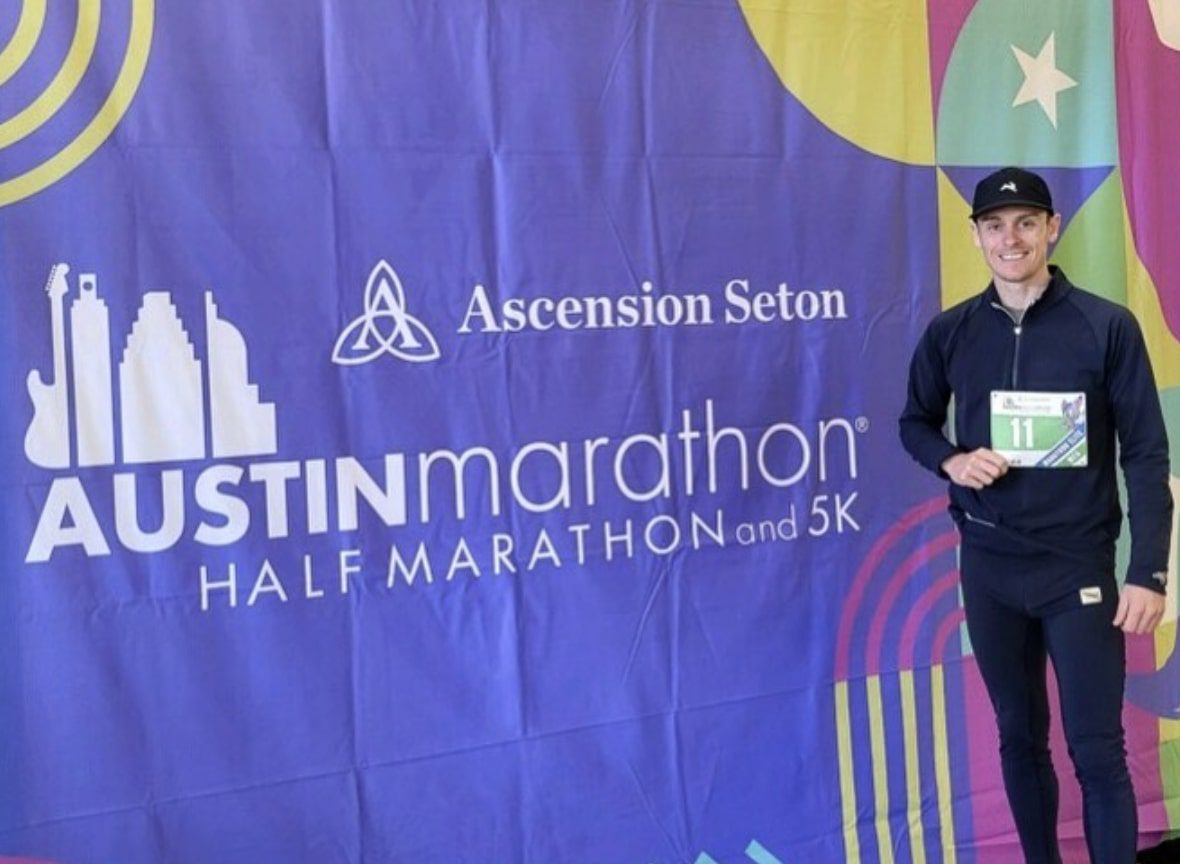 Austin Marathon secondplace finisher proposes to girlfriend at finish