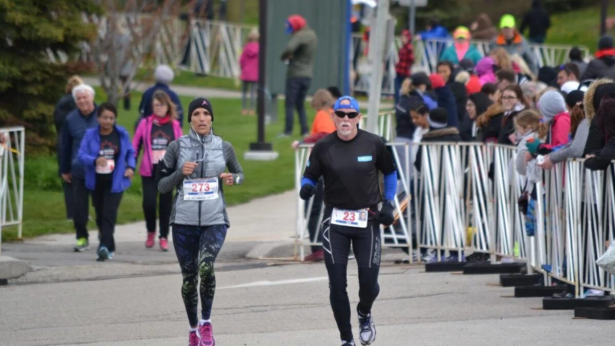 Mississauga runner to complete 19 consecutive marathons to honour late