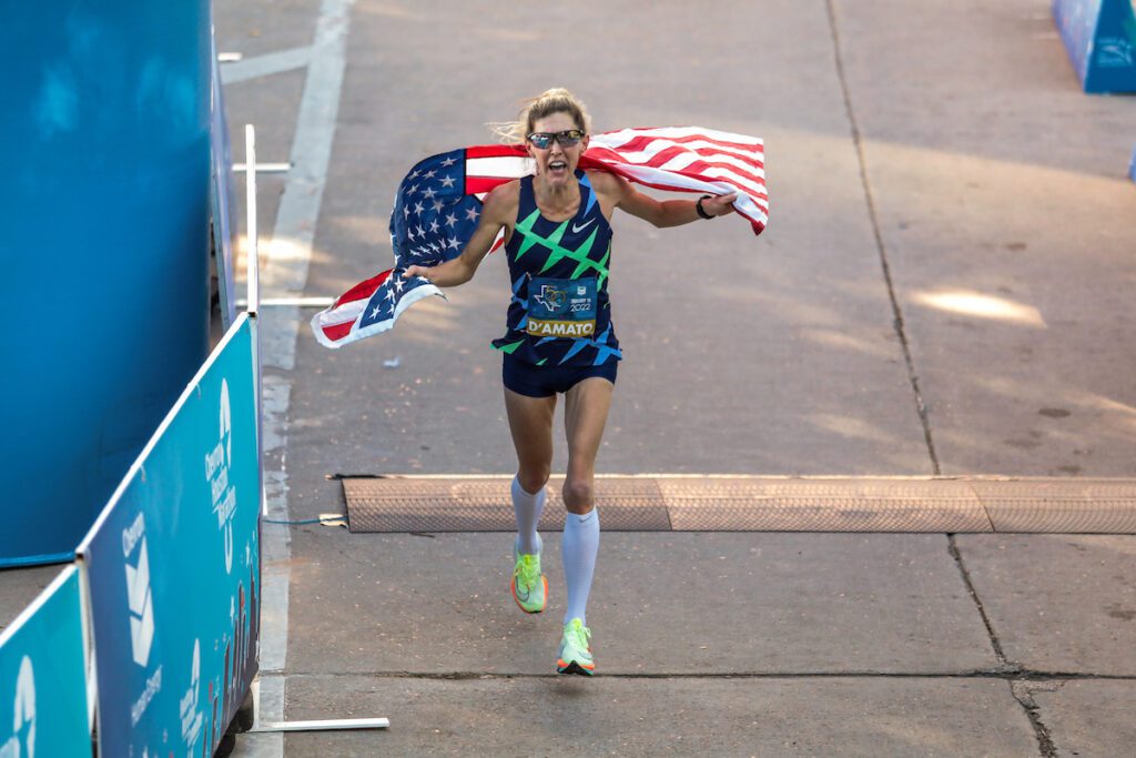 Keira D'Amato winning the 2022 Houston Marathon