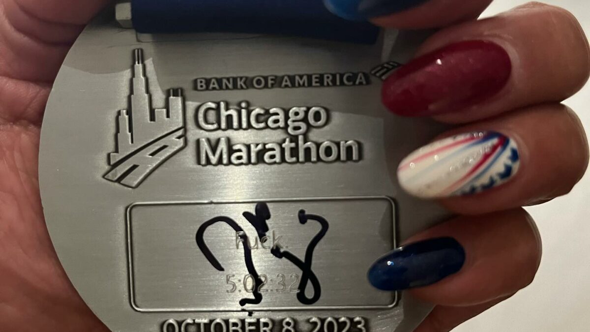 Chicago marathon medal fuck