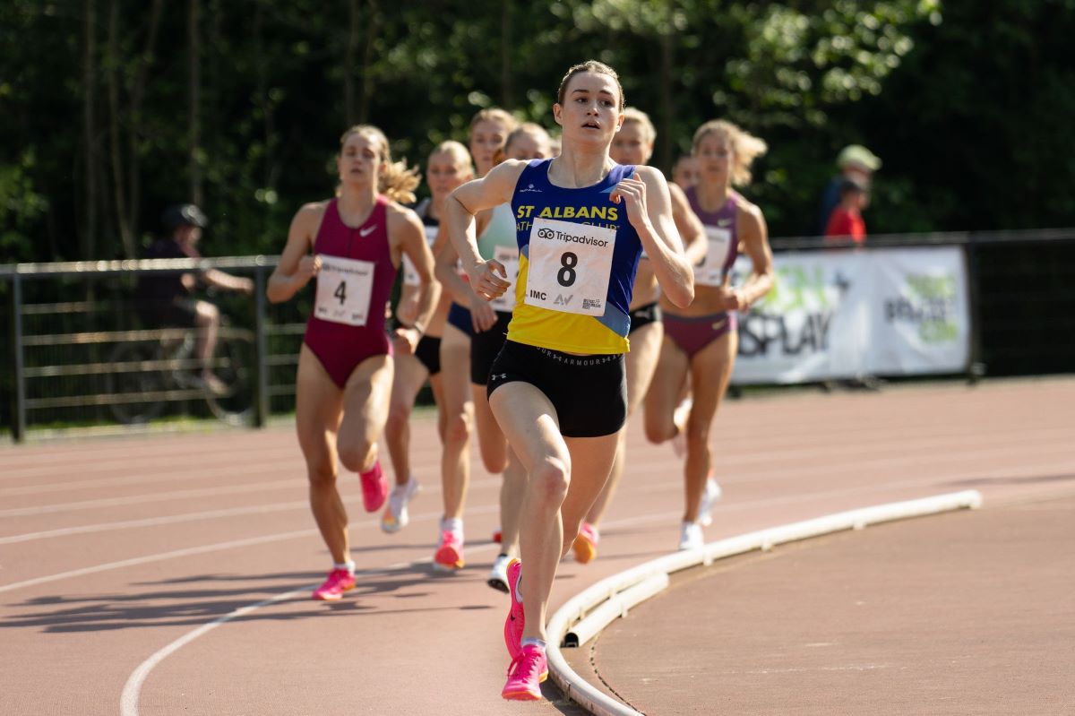 WATCH: 17-year-old British lady surges to record-setting 800m time